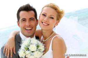 出差出轨的故事-45岁女人：一次出差意外出轨男同事，这事要告诉老公吗？