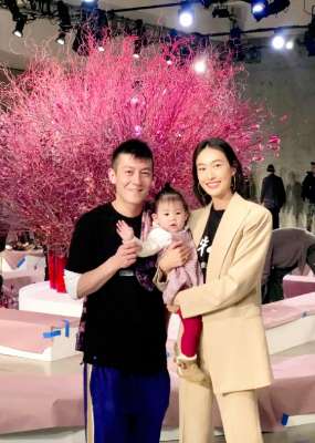 有没有艳照门的-陈冠希：“艳照门”伤了多位女星，而今他成了河南女婿