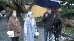 在线走光视频-“露点”跳艳舞，线下陪客户，多名网络女主播曝光公司“潜规则”