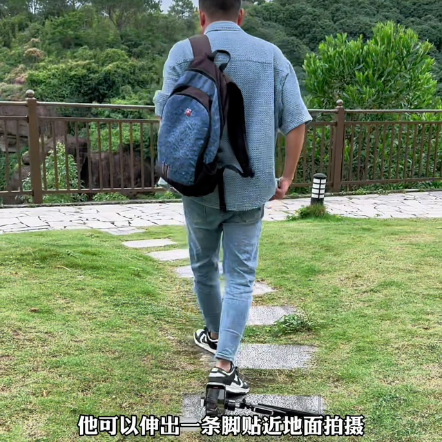 出门旅游只要带上这款便携一体式自拍杆三脚架就足够了#自拍杆