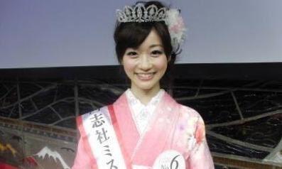 日本女主播疑故意走光被炮轰：体育节目要沦为成人片