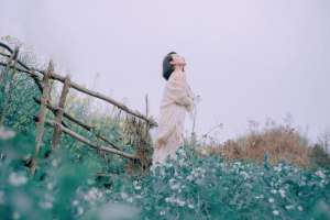组图美女自拍-会拍照的女摄影师，自拍都这么迷人