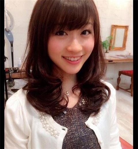日本女主播疑故意走光被炮轰：体育节目要沦为成人片