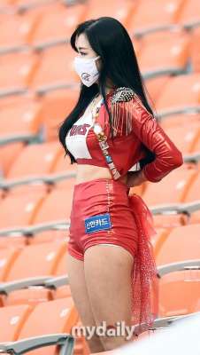 诱惑热舞自拍-「MD PHOTO」 性感啦啦队女郎热舞助阵职业棒球比赛