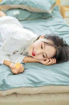 四十多岁女人出轨-40岁中年妇女的出轨引发的道德争议