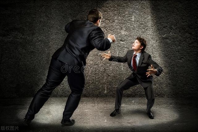 一个31岁的男人,每天准时回家,却出轨了两年,他怎么做到的?