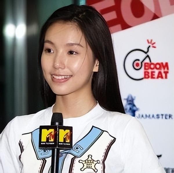 陈冠希照片事件中的女孩们,和她们背后那扇永远也关不上的“门”