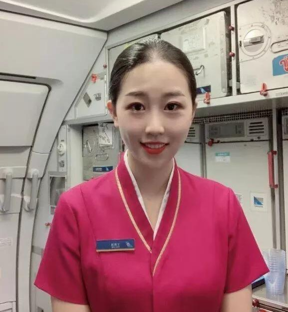 南航空姐一张不堪入目的“不雅照”曝光:女孩,你的底线在哪?