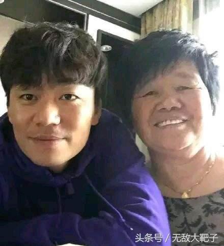 宋喆前妻用摄像头拍下的一张不雅照流出，网友：有点劲爆！