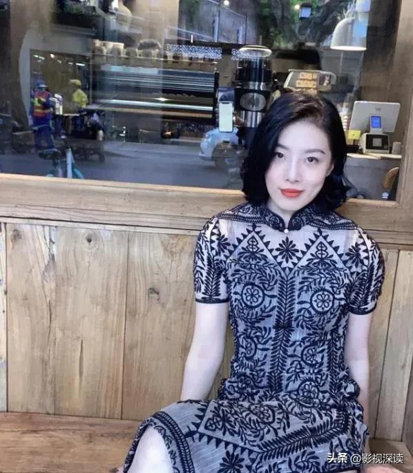 国企领导和女员工出轨,女主大量私照被扒,高奢生活让人“跪服”