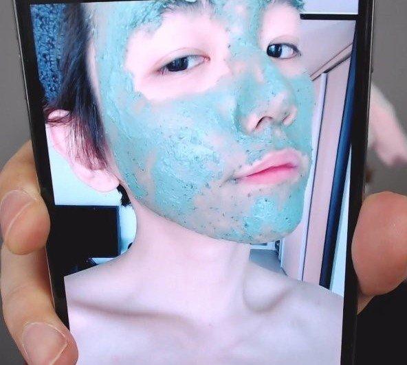 「EXO」「分享」190524 手机里是藏了多少性感美照,伯贤锁骨面膜私照放出