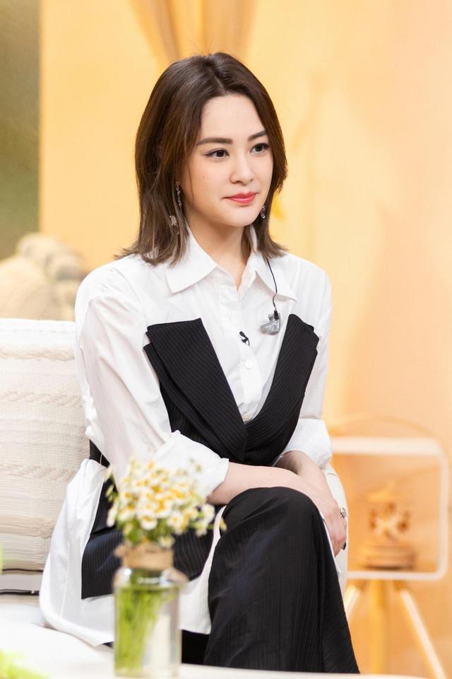 陈冠希照片事件中的女孩们,和她们背后那扇永远也关不上的“门”