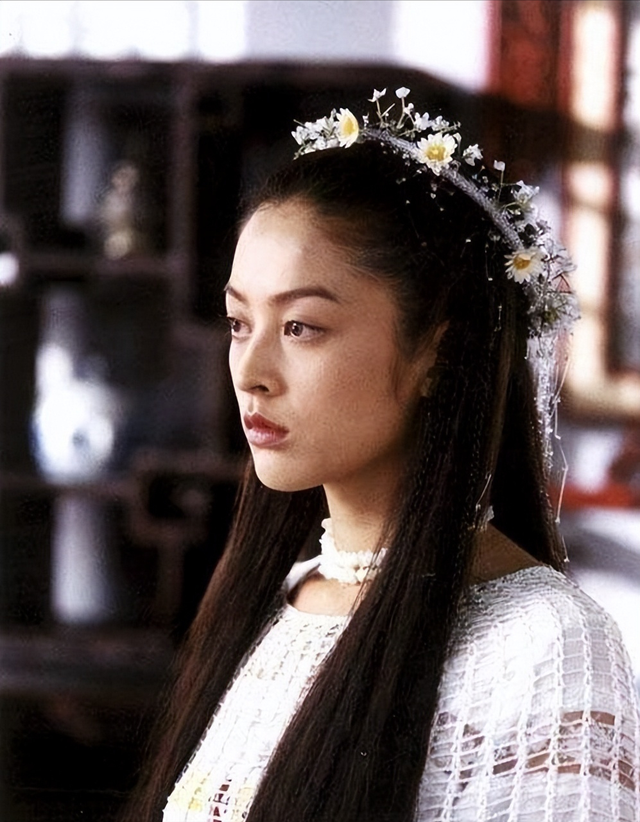 陈冠希照片事件中的女孩们,和她们背后那扇永远也关不上的“门”