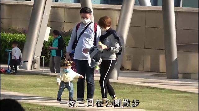 陈冠希照片事件中的女孩们,和她们背后那扇永远也关不上的“门”