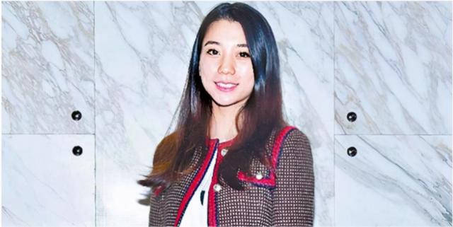 陈冠希照片事件中的女孩们,和她们背后那扇永远也关不上的“门”