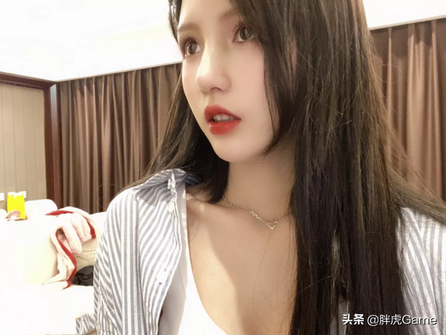 吃鸡女主播摄像头掉落,拍下的一幕令人气愤,代打行为曝光