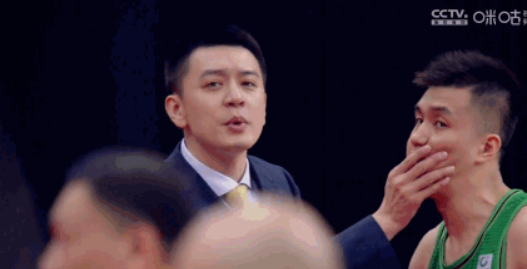 胸部彻底走光!女友都敢当街打人啊!22岁的锡安真降不住