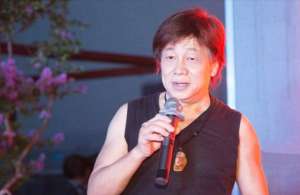 勋的繁体字-73岁传绯闻，前妻被毁容，惨遭封杀20年，梁小龙得罪了谁