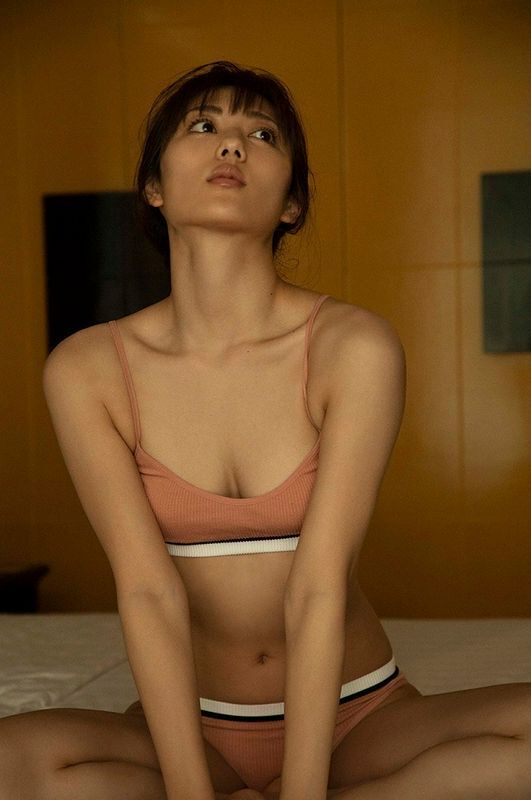 奥山かずさ特摄剧女主角拍摄清凉写真性感大解放