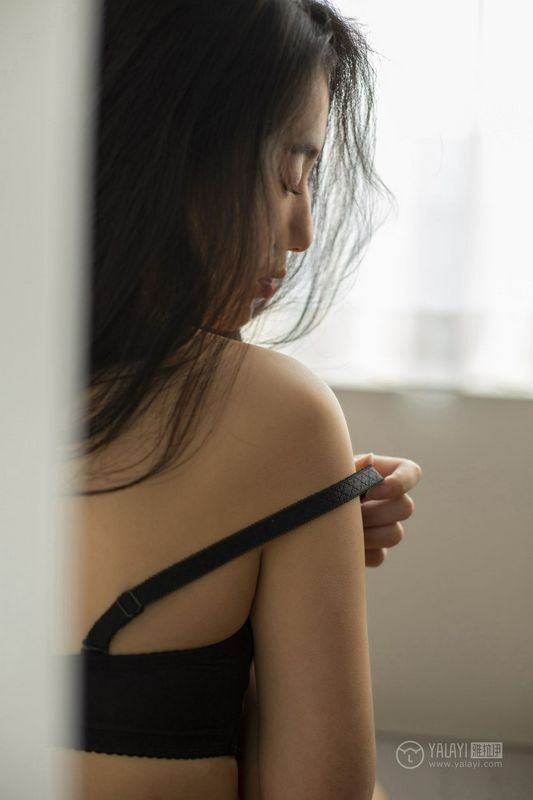 楚薇YALAYI雅拉伊No.237淑质艷光