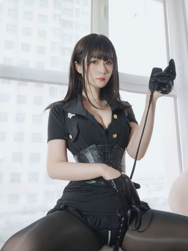 英姿飒爽黑丝袜