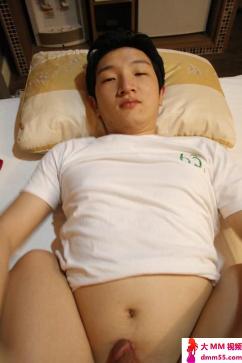 韩国男友召妓自拍流出