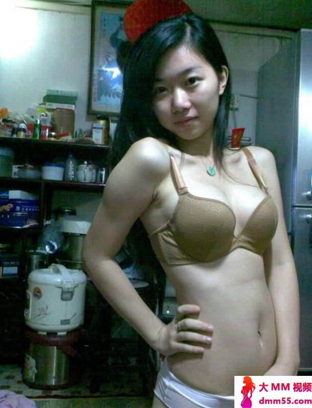连眼神里都透着骚