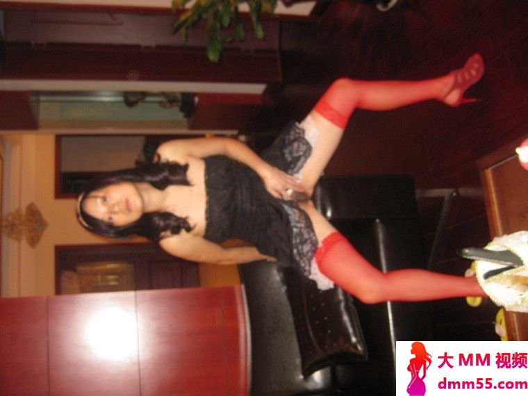 气质人妻酒店偷情