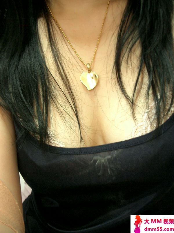 少妇丰乳蜜穴的展露
