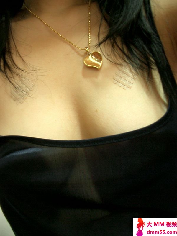 少妇丰乳蜜穴的展露