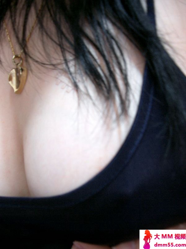 少妇丰乳蜜穴的展露