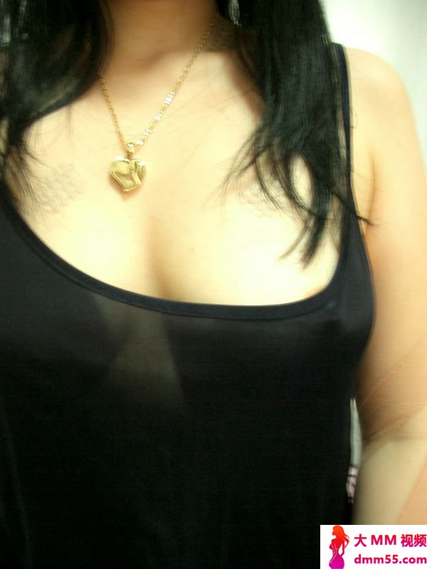 少妇丰乳蜜穴的展露