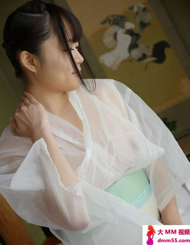 薄纱隐映下的铃木里沙太诱人了