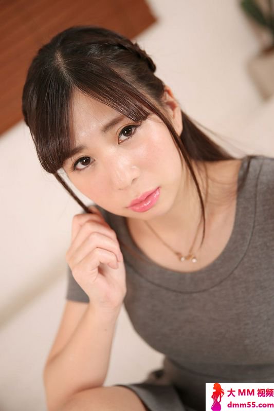 多毛嫩穴轻熟女被弟弟内射中出