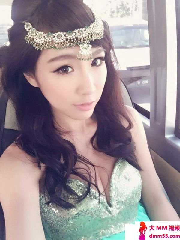 Bebe林蓓贝漂亮美女消暑方法