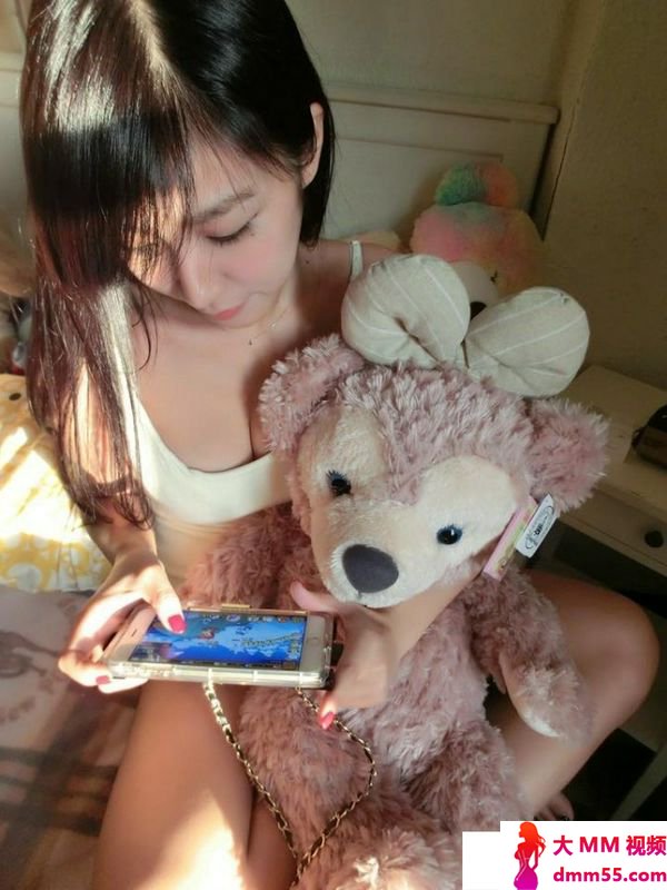 Bebe林蓓贝漂亮美女消暑方法