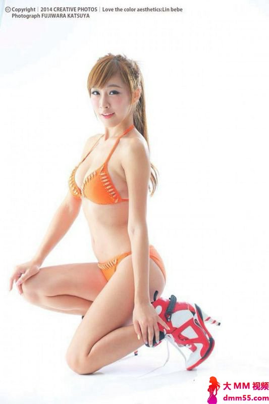 Bebe林蓓贝漂亮美女消暑方法