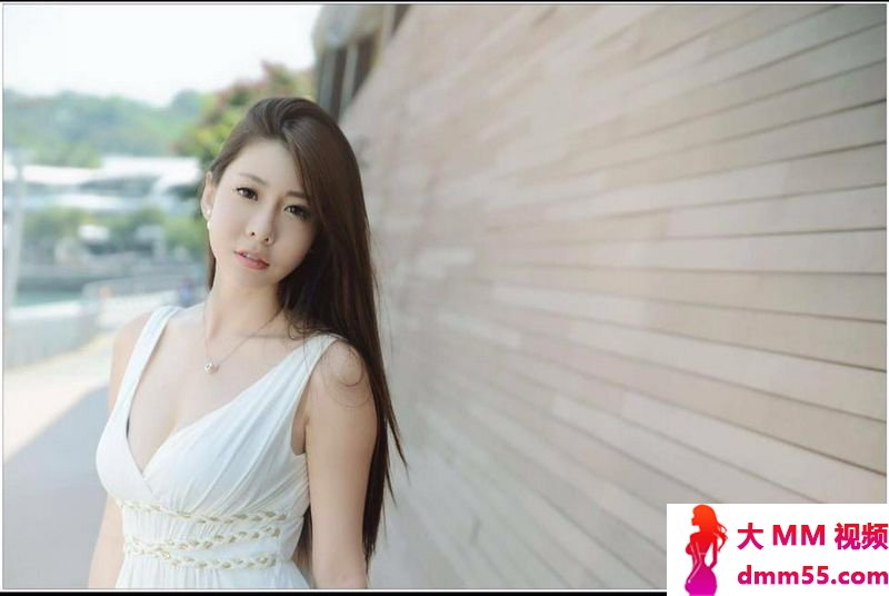 MelodyLow新加坡爆乳