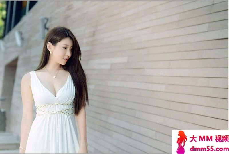 MelodyLow新加坡爆乳