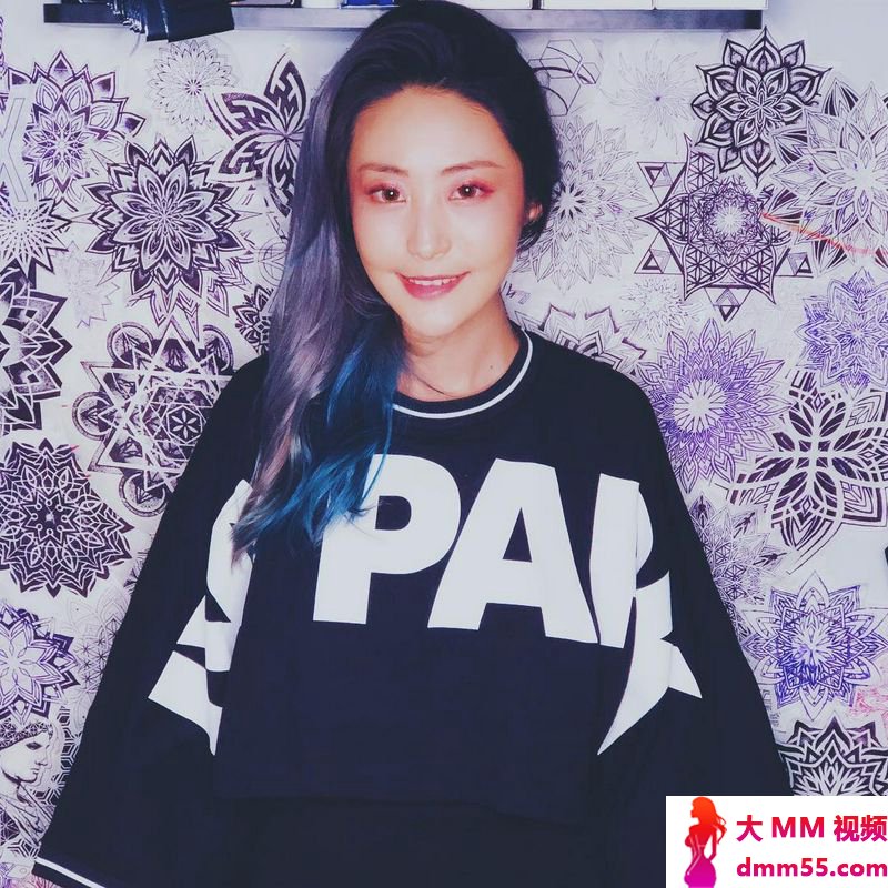 奇怪为什么从来没说出来的事情八卦默都会知道~