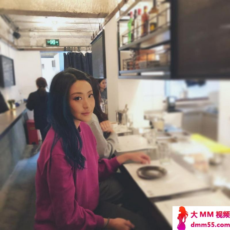 奇怪为什么从来没说出来的事情八卦默都会知道~