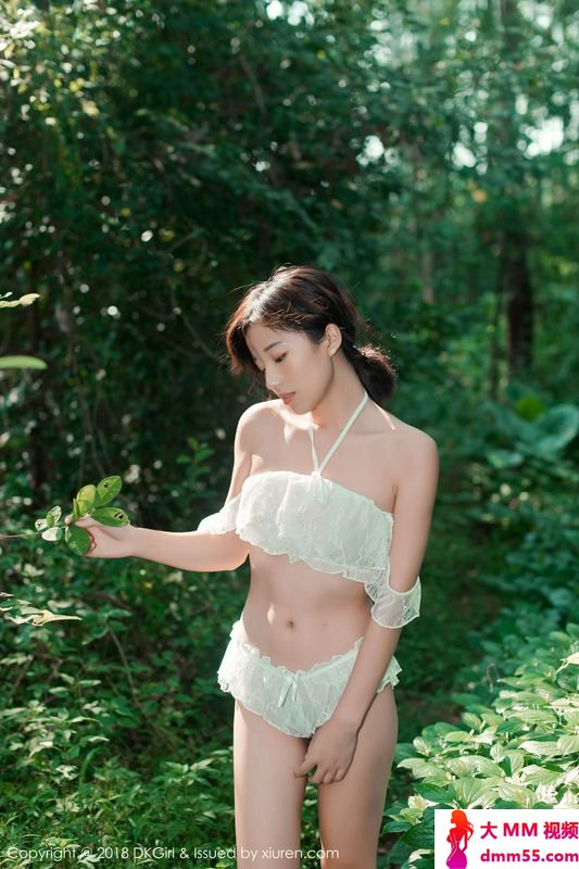 日系美女仓井优香户外露出清新养眼