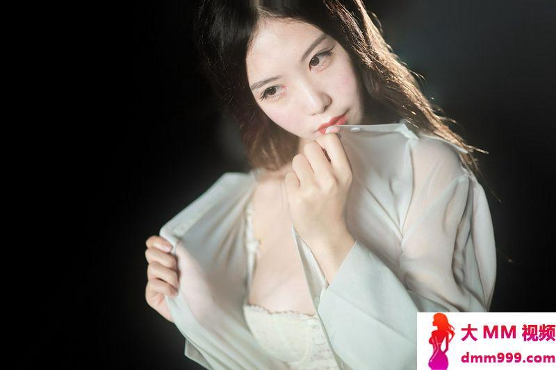 抖娘利世夜雨