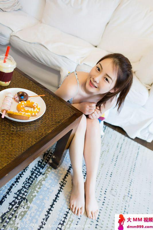 嫩模绵绵最新私房少女与食物系列清爽甜美写真