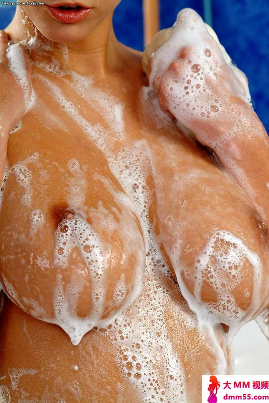 Zuzannaistakingasensualbath