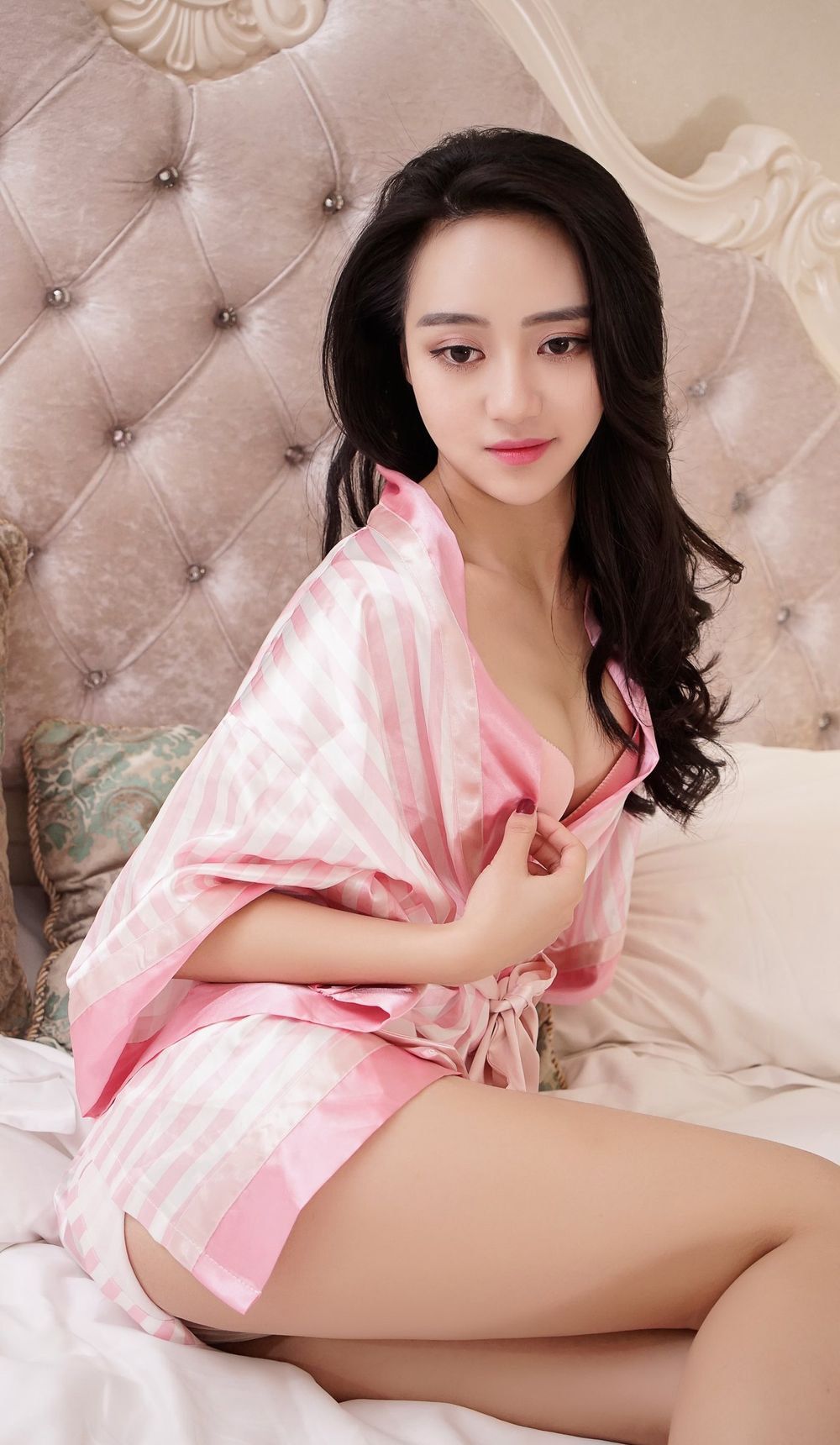推女神甜心宝贝林可欣Abby完美身材妩媚内衣系列气质写真