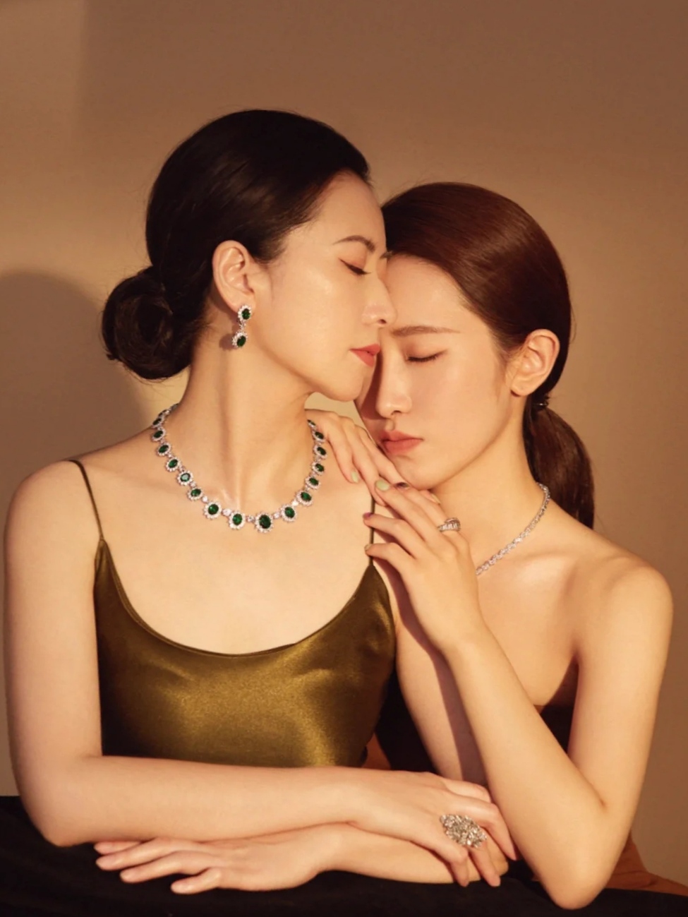 有花堪折直须折,有哪个男人能拒绝母女花