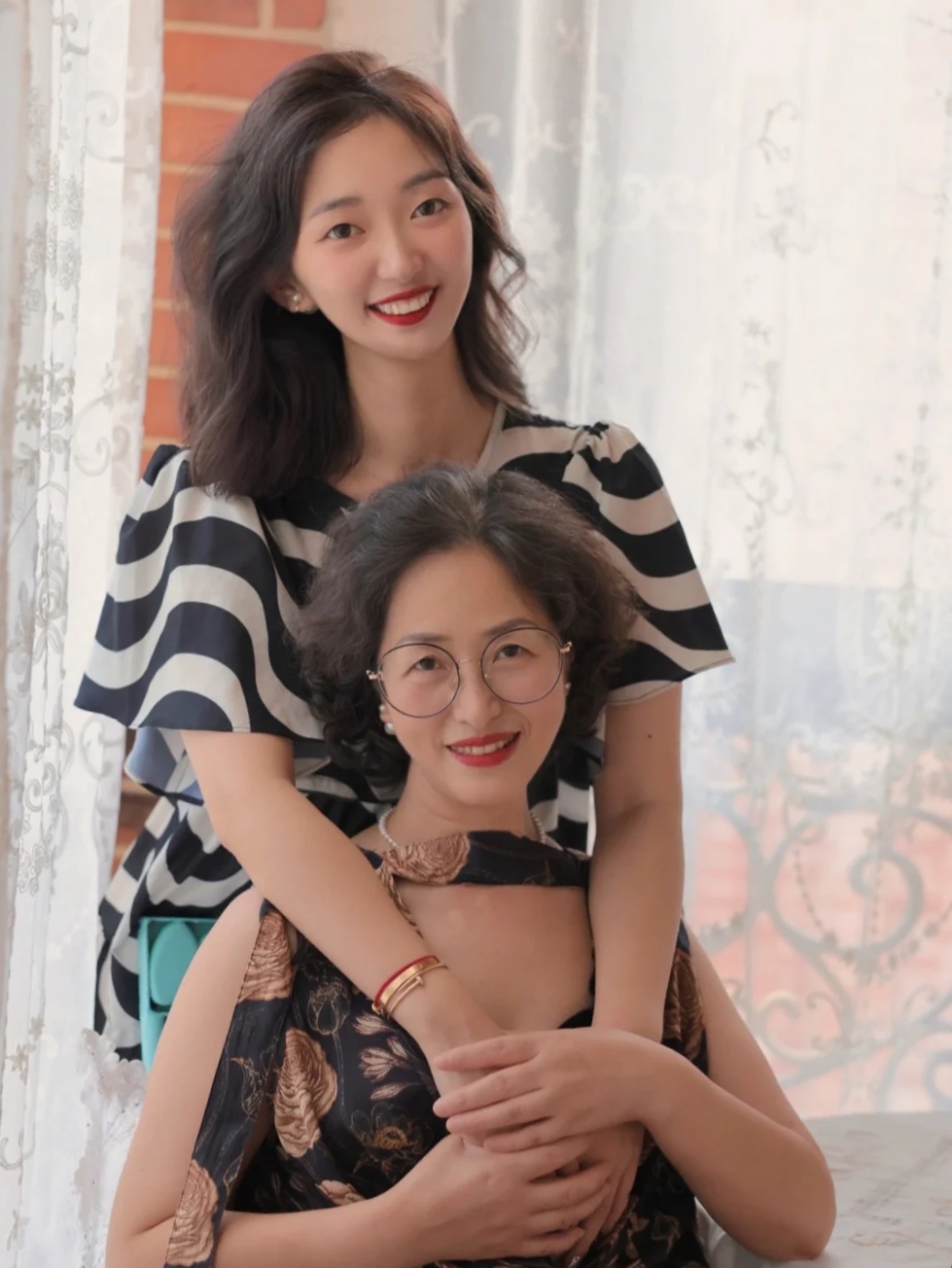 有花堪折直须折,有哪个男人能拒绝母女花