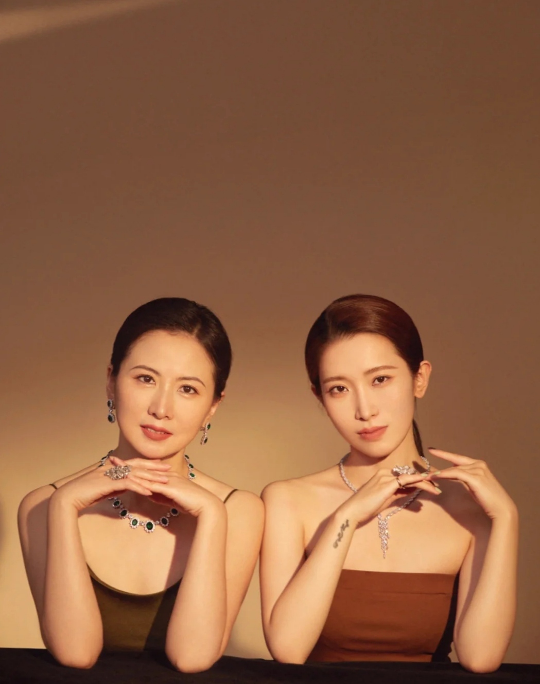 有花堪折直须折,有哪个男人能拒绝母女花