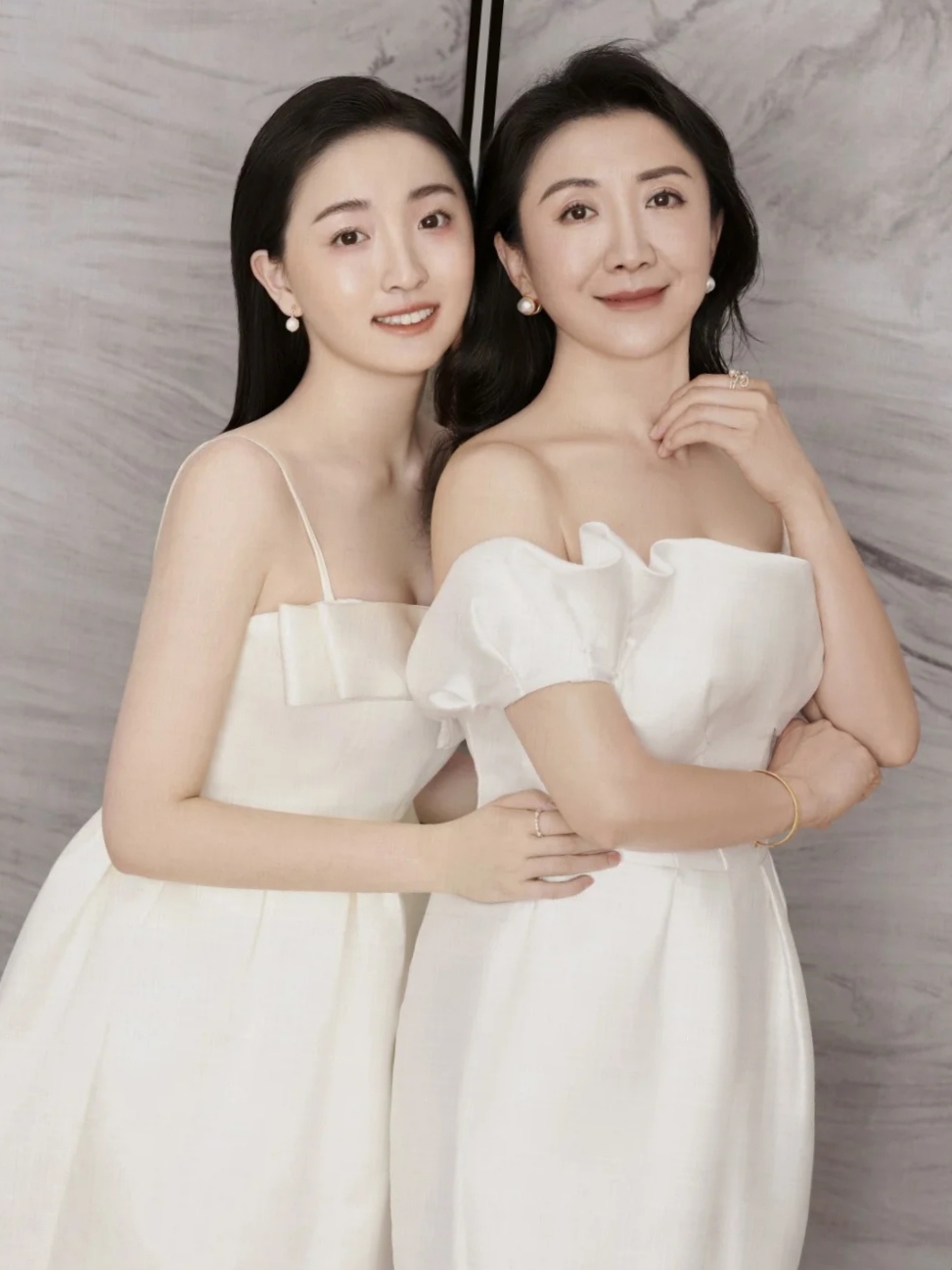 有花堪折直须折,有哪个男人能拒绝母女花